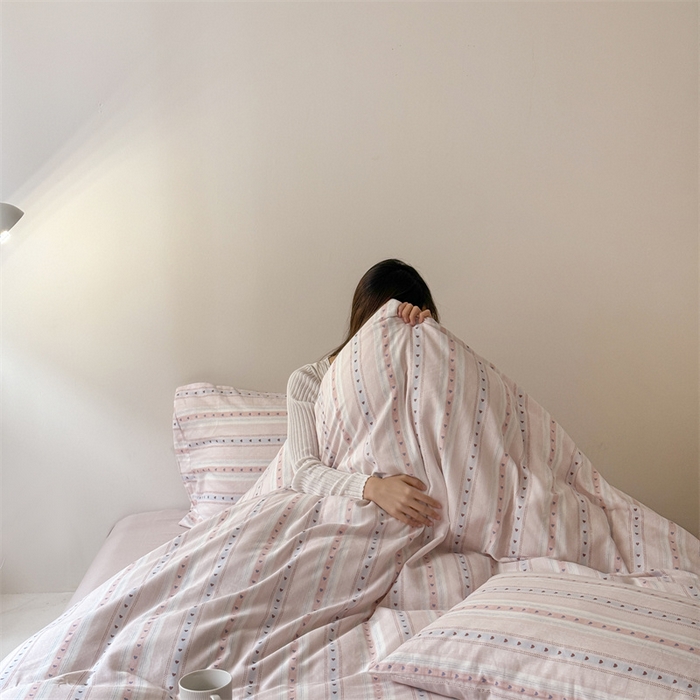 91家纺网 家纺一手货源 找家纺 窝米 2025新款ins极简风双层纱系列四件套 简之粉