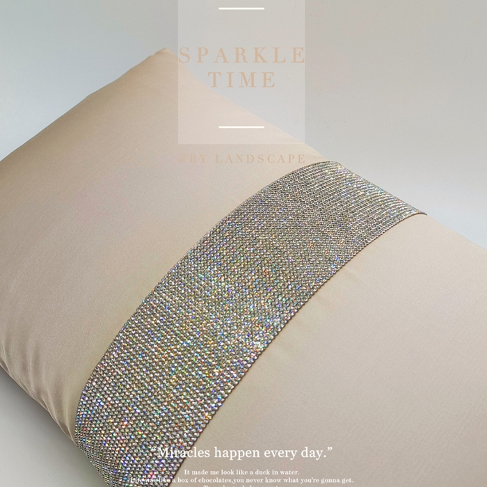 91家纺网 家纺一手货源 找家纺 澜屿 禅丝高精密宽条钻小抱枕 香槟