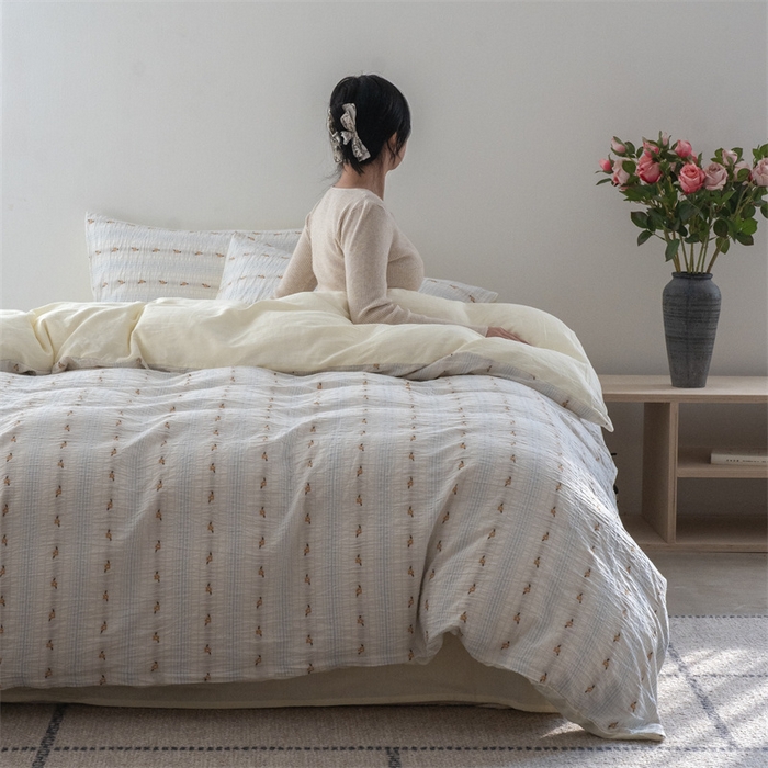 91家纺网 家纺一手货源 找家纺 小春日和 2024新款亲肤柔软提花四件套-加奈 加奈-黄