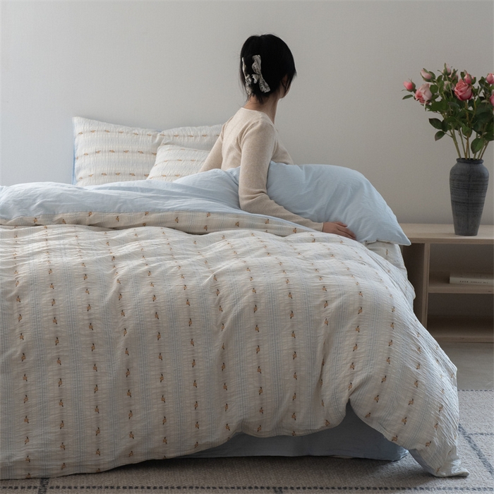 91家纺网 家纺一手货源 找家纺 小春日和 2024新款亲肤柔软提花四件套-加奈 加奈-蓝