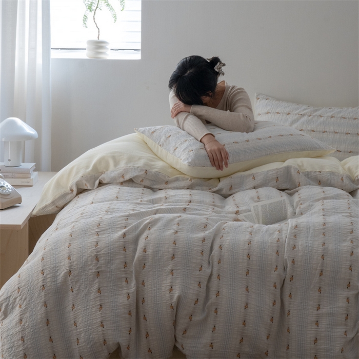 91家纺网 家纺一手货源 找家纺 小春日和 2024新款亲肤柔软提花四件套-加奈 加奈-黄