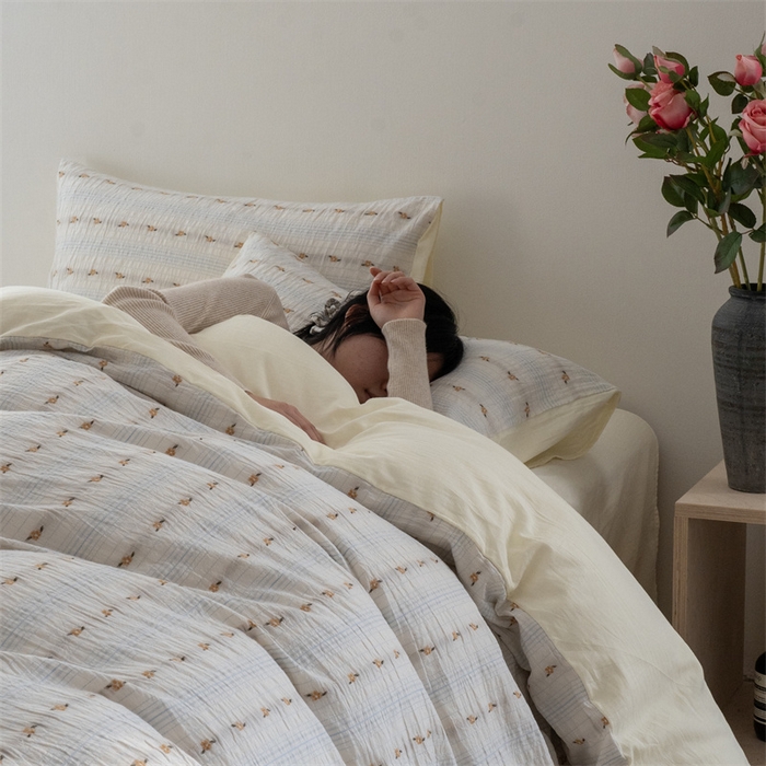 91家纺网 家纺一手货源 找家纺 小春日和 2024新款亲肤柔软提花四件套-加奈 加奈-黄