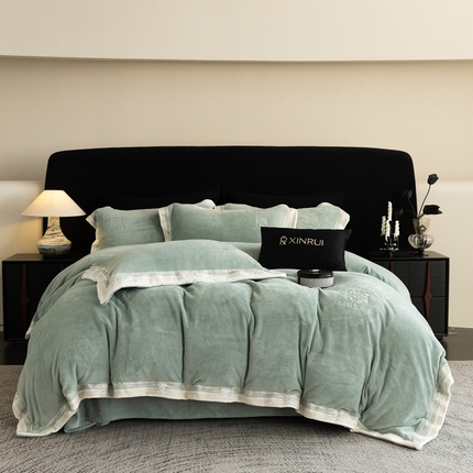 91家纺网 家纺一手货源 找家纺 馨蕊家居 2024秋冬新品轻奢煦暖绒系列四件套-绒罗莎 绒罗莎-北卡蓝