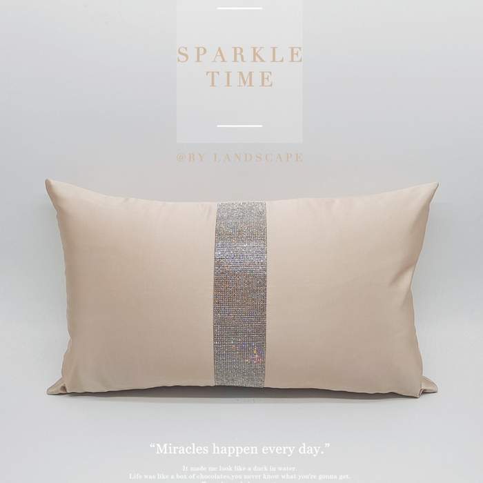 91家纺网 家纺一手货源 找家纺 澜屿 禅丝高精密宽条钻小抱枕 香槟