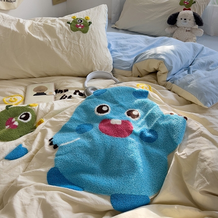 91家纺网 家纺一手货源 找家纺 2024新款水洗棉毛巾绣四件套系列 怪兽宝贝奶黄蓝