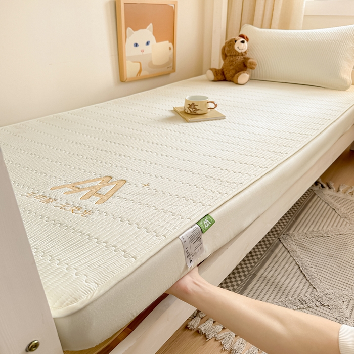 91家纺网 家纺一手货源 找家纺 芬晴家纺 2024新款A类母婴级大豆床笠学生款-奇趣 奇趣-米白