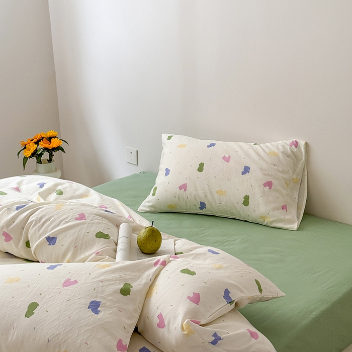 91家纺网 家纺一手货源 找家纺 2025新款A类ins奶油风卡通全棉双层纱系列四件套 小熊软糖