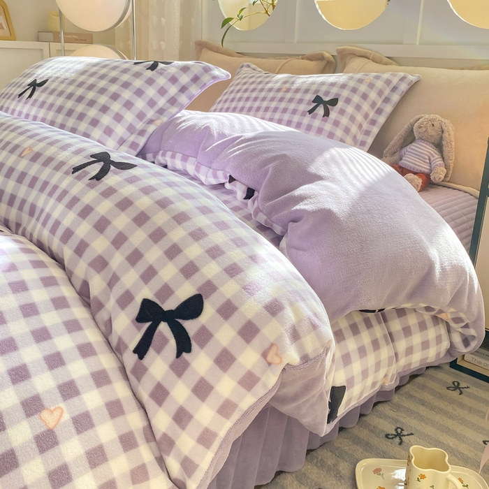 91家纺网 家纺一手货源 找家纺 尚美 2024新款高克重印花花边牛奶绒床盖四件套紫色蝴蝶梦