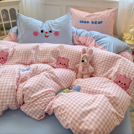 罗亿家纺 2025新款韩版糯糯棉(110克）毛巾绣四件套-场景三（提供买家秀） 可爱小露比