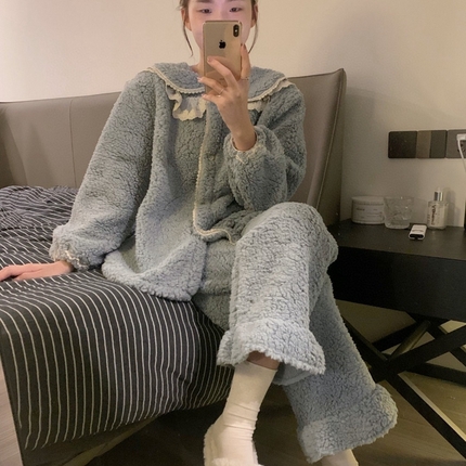 91家纺网 家纺一手货源 找家纺 妍景家居生活馆 2024新款29155棉花绒蕾丝开衫套装 蓝色