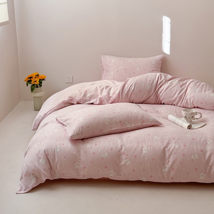 91家纺网 家纺一手货源 找家纺 2025新款A类ins奶油风卡通全棉双层纱系列四件套 星星狗粉