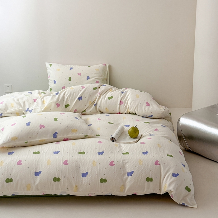 91家纺网 家纺一手货源 找家纺 2025新款A类ins奶油风卡通全棉双层纱系列四件套 小熊软糖