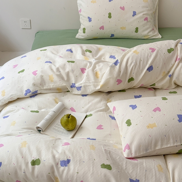 91家纺网 家纺一手货源 找家纺 2025新款A类ins奶油风卡通全棉双层纱系列四件套 小熊软糖