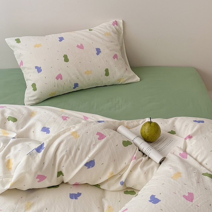 91家纺网 家纺一手货源 找家纺 2025新款A类ins奶油风卡通全棉双层纱系列四件套 小熊软糖