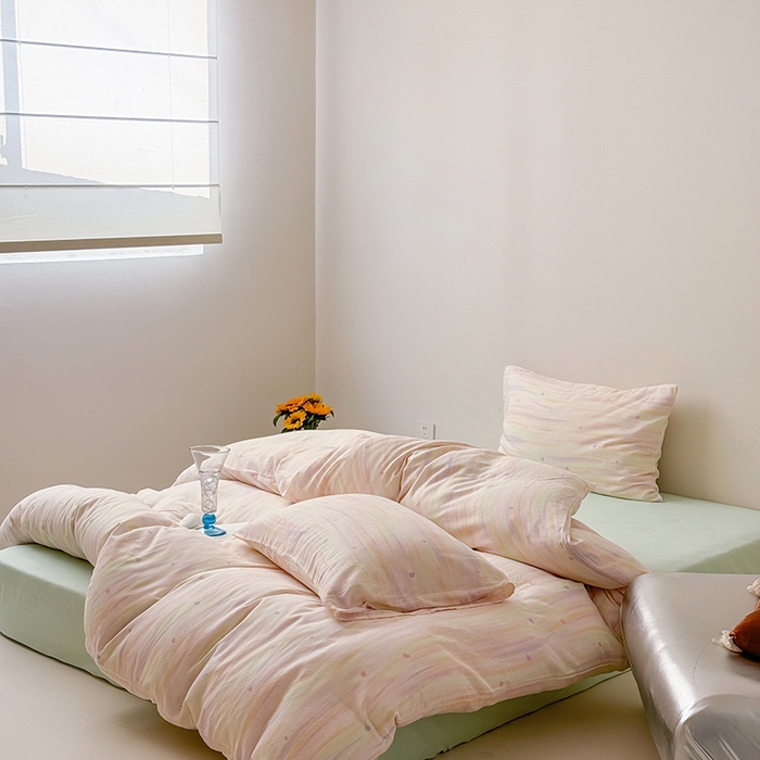 91家纺网 家纺一手货源 找家纺 2025新款A类ins奶油风卡通全棉双层纱系列四件套 彩墨流砂