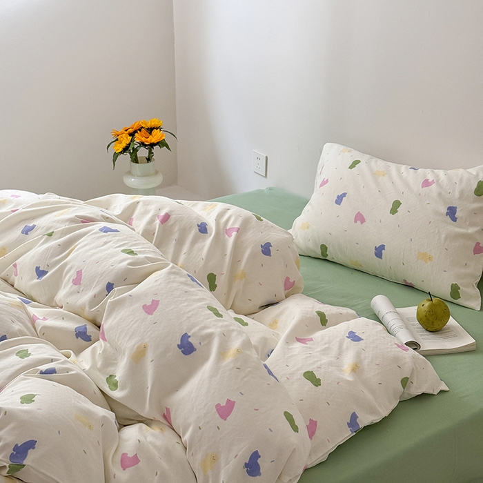 91家纺网 家纺一手货源 找家纺 2025新款A类ins奶油风卡通全棉双层纱系列四件套 小熊软糖