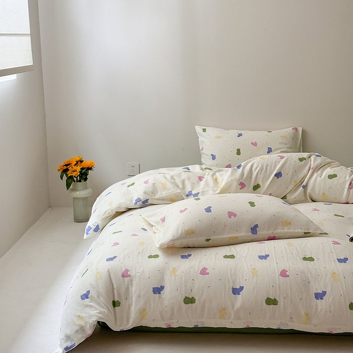 91家纺网 家纺一手货源 找家纺 2025新款A类ins奶油风卡通全棉双层纱系列四件套 小熊软糖