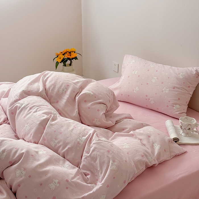 91家纺网 家纺一手货源 找家纺 2025新款A类ins奶油风卡通全棉双层纱系列四件套 星星狗粉