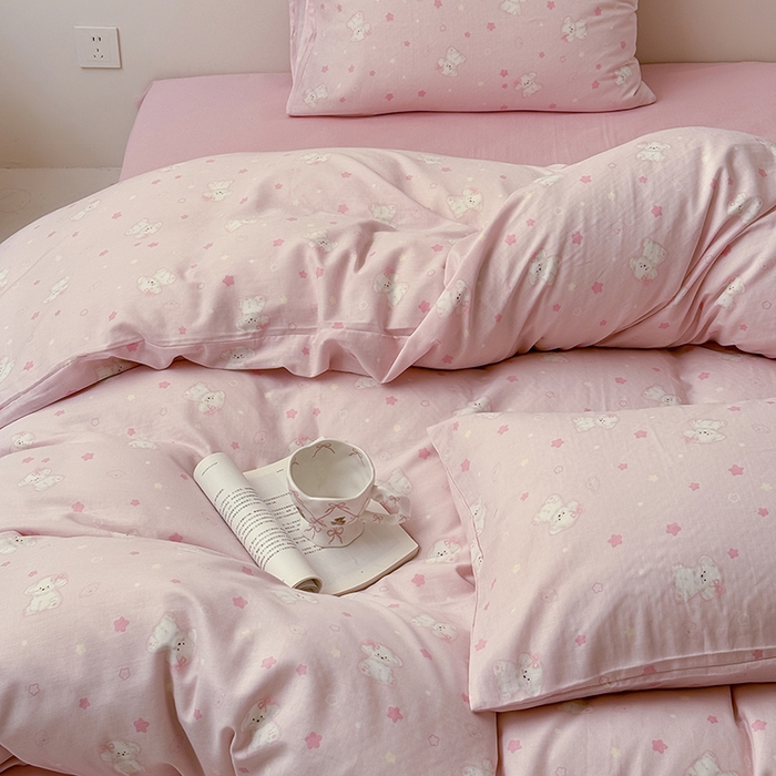 91家纺网 家纺一手货源 找家纺 2025新款A类ins奶油风卡通全棉双层纱系列四件套 星星狗粉