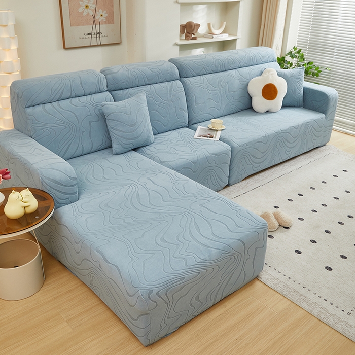 91家纺网 家纺一手货源 找家纺 丝绮鹿 2024新款曲意松紧款沙发套（贵妃图） 淡蓝