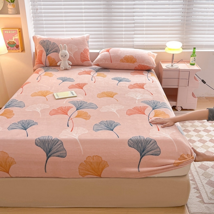 91家纺网 家纺一手货源 找家纺 芯元素 2024新款牛奶绒印花床笠 枝繁叶茂