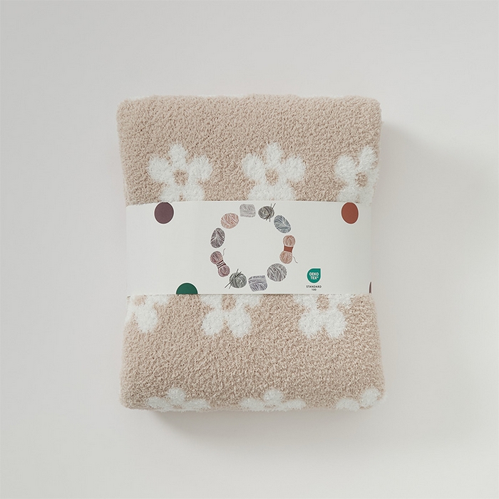 91家纺网 家纺一手货源 找家纺 2025新款半边绒清新甜美碎花多功能毯-普利朵 普利朵-米色