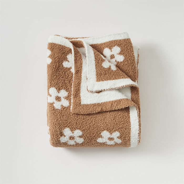 91家纺网 家纺一手货源 找家纺 2025新款半边绒清新甜美碎花多功能毯-普利朵 普利朵-卡其色