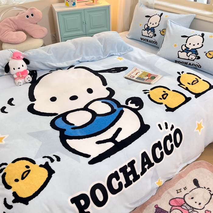 91家纺网 家纺一手货源 找家纺 A类母婴级库洛米美乐蒂三丽鸥正版授权卡通儿童牛奶绒双面牛奶绒四件套珊瑚绒四件套 绒大版-R可爱小鸡帕恰狗