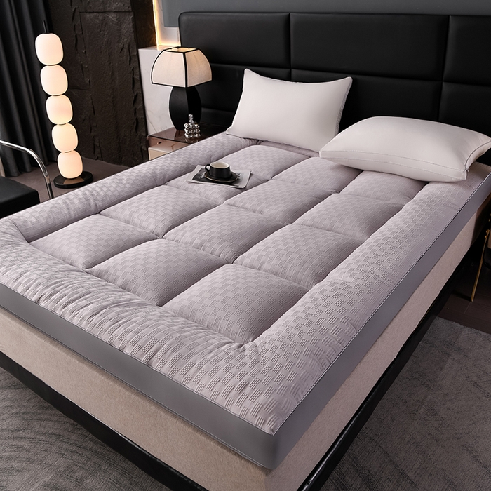 91家纺网 家纺一手货源 找家纺 2024新款亲肤舒适石墨烯羊毛床褥 澳洲羊毛灰