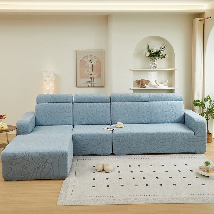 91家纺网 家纺一手货源 找家纺 丝绮鹿 2024新款曲意松紧款沙发套（贵妃图） 淡蓝