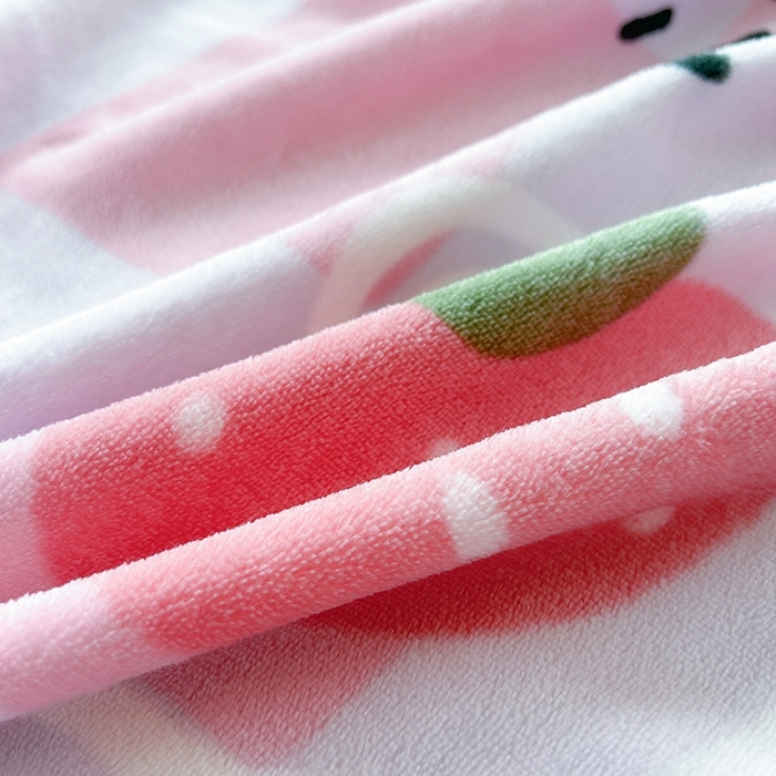 91家纺网 家纺一手货源 找家纺 芯元素 2024新款牛奶绒印花床笠 甜心草莓