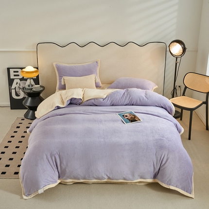 91家纺网 家纺一手货源 找家纺 （买家秀爆款不断货）A类母婴级简约纯色宽边款双拼牛奶绒珊瑚绒四件套雪花绒四件套纯色牛奶绒四件套 瑞丽-米紫