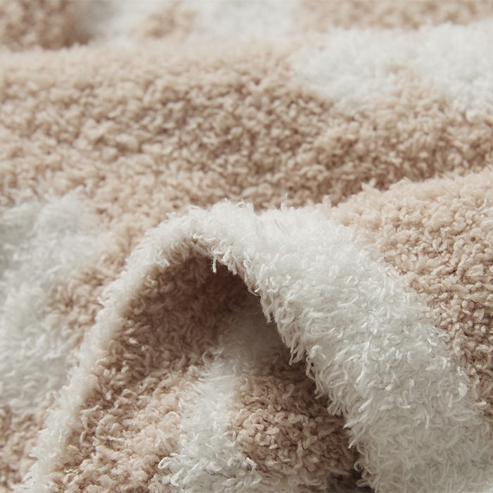 91家纺网 家纺一手货源 找家纺 2025新款半边绒清新甜美碎花多功能毯-普利朵 普利朵-米色