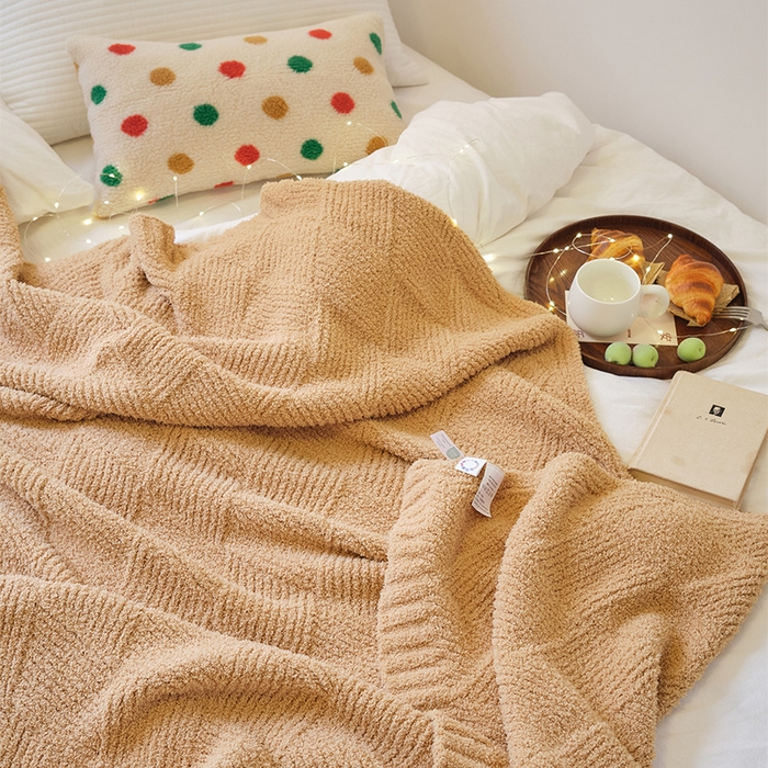 91家纺网 家纺一手货源 找家纺 2025新款半边绒多彩柔软纯色毯-塔娜 塔娜-淡黄