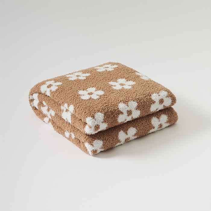 91家纺网 家纺一手货源 找家纺 2025新款半边绒清新甜美碎花多功能毯-普利朵 普利朵-卡其色