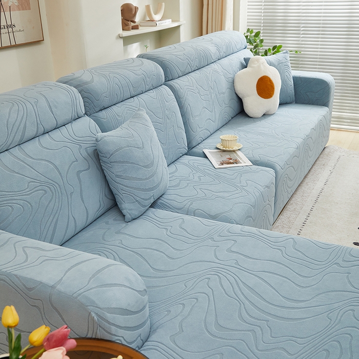 91家纺网 家纺一手货源 找家纺 丝绮鹿 2024新款曲意松紧款沙发套（贵妃图） 淡蓝