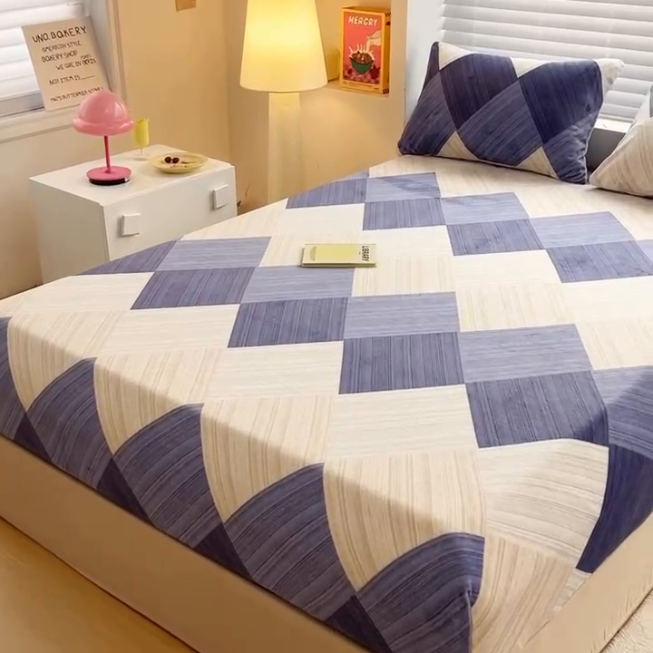 91家纺网 家纺一手货源 找家纺 芯元素 2024新款牛奶绒印花床笠 绅士风采