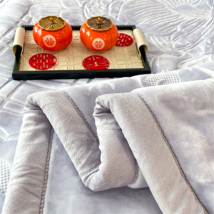 91家纺网 家纺一手货源 找家纺 凯轩毛毛毯毯子网销专供 2024新款5D压花素色云毛毯毯子毛毛毯毯子毛毯毯子子 素雅-灰