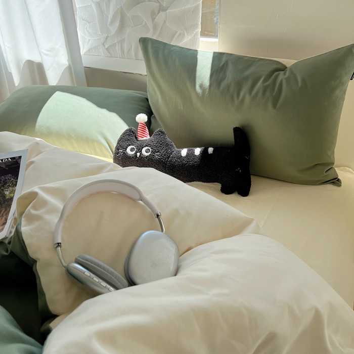 91家纺网 家纺一手货源 找家纺 丽卡家纺（原丽卡家纺） 2024新款A类艾阳棉双拼纯色四件套 松霜绿+象牙白