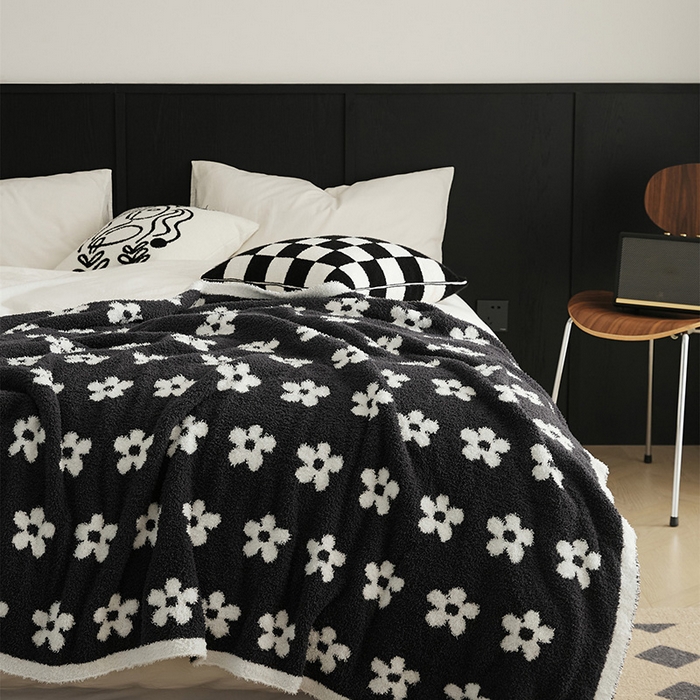 91家纺网 家纺一手货源 找家纺 2025新款半边绒清新甜美碎花多功能毯-普利朵 普利朵-碳灰色