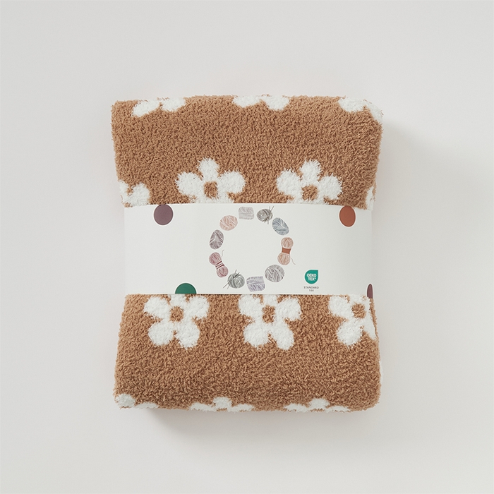 91家纺网 家纺一手货源 找家纺 2025新款半边绒清新甜美碎花多功能毯-普利朵 普利朵-卡其色