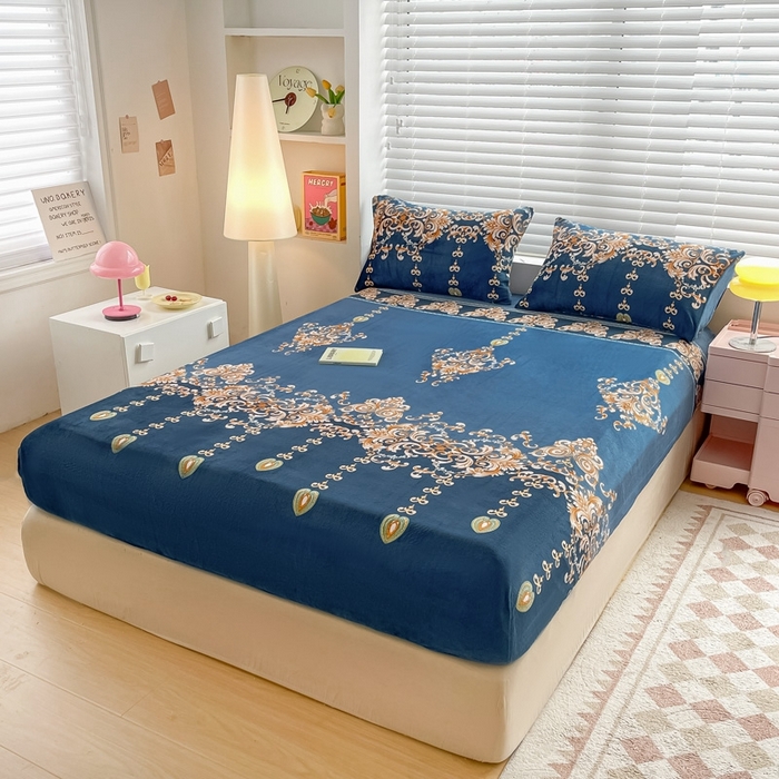 91家纺网 家纺一手货源 找家纺 芯元素 2024新款牛奶绒印花床笠 英伦风