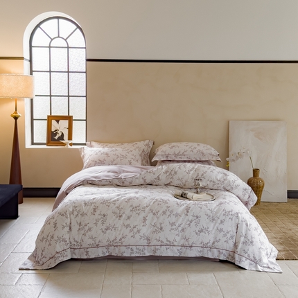 91家纺网 家纺一手货源 找家纺 丽卡家纺（原丽卡家纺） 2024新款A类德绒小清新数码印花四件套 雅香怡人