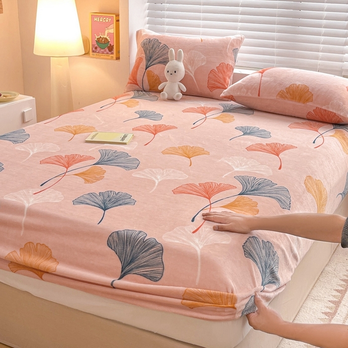 91家纺网 家纺一手货源 找家纺 芯元素 2024新款牛奶绒印花床笠 枝繁叶茂