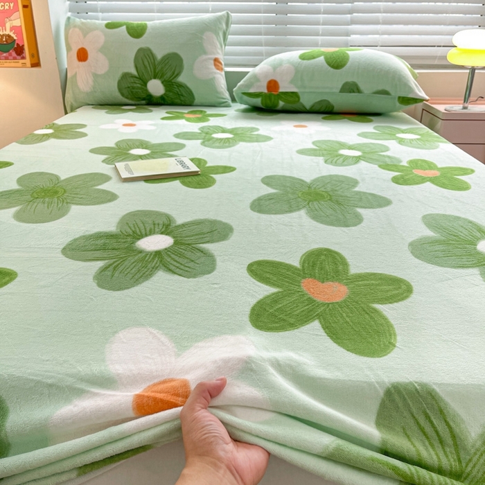 91家纺网 家纺一手货源 找家纺 芯元素 2024新款牛奶绒印花床笠 浪漫花语-绿