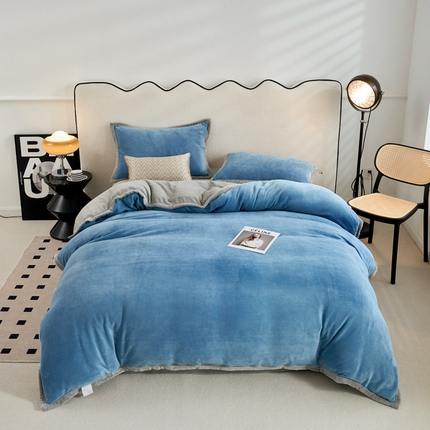 91家纺网 家纺一手货源 找家纺 （买家秀爆款不断货）A类母婴级简约纯色宽边款双拼牛奶绒珊瑚绒四件套雪花绒四件套纯色牛奶绒四件套 瑞丽-蓝灰