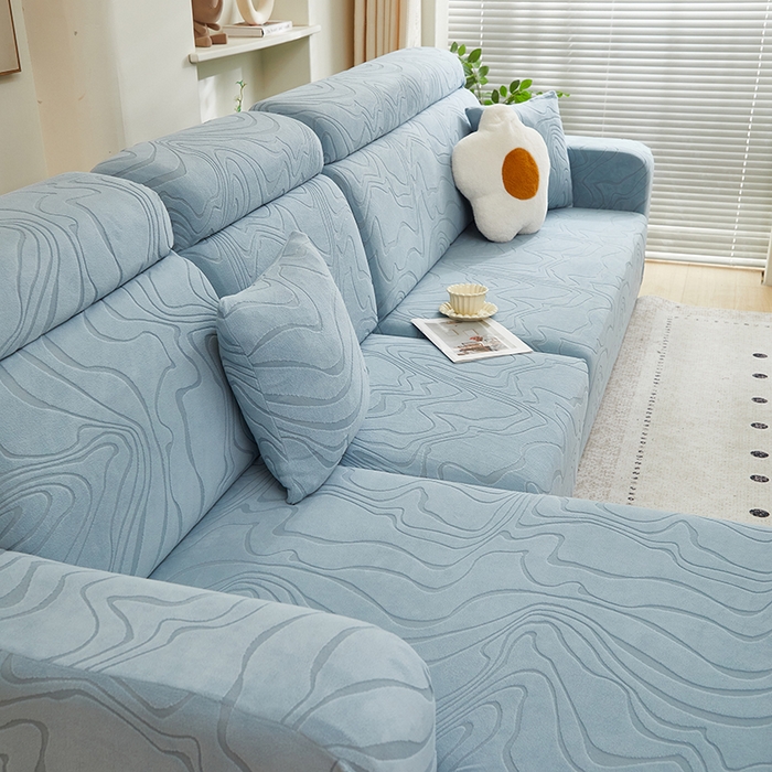 91家纺网 家纺一手货源 找家纺 丝绮鹿 2024新款曲意松紧款沙发套（贵妃图） 淡蓝