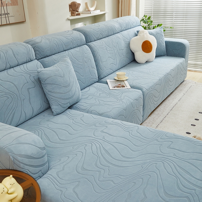 91家纺网 家纺一手货源 找家纺 丝绮鹿 2024新款曲意松紧款沙发套（贵妃图） 淡蓝