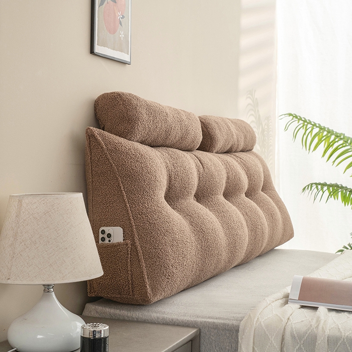 91家纺网 家纺一手货源 找家纺 一兰家纺 2024新款泰迪绒三角靠垫床头大靠背腰靠沙发靠背可拆洗-楠妮系列 楠妮-咖啡