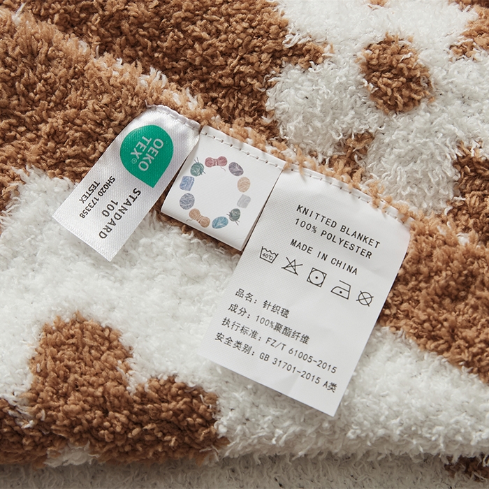 91家纺网 家纺一手货源 找家纺 2025新款半边绒清新甜美碎花多功能毯-普利朵 普利朵-卡其色